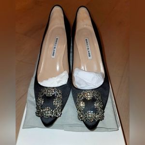 Manolo Blahnik Hangisi Black size 37.5